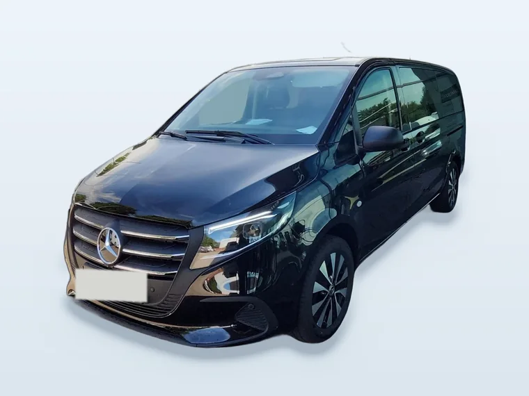 Schwarzer Mercedes Vito in der Extralang-Ausführung